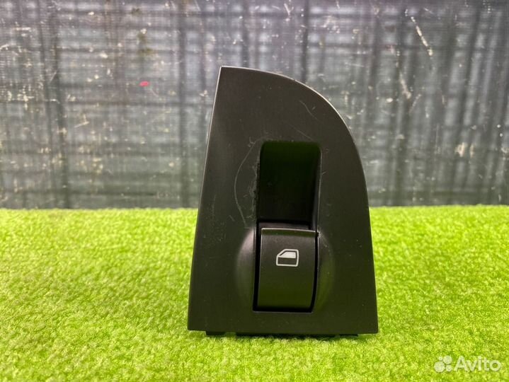 Кнопка стеклоподъемника левая Audi Allroad C5 BES