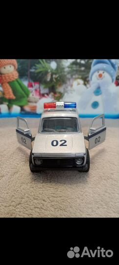 Машинка игрушка