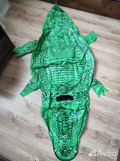 Надувной крокодил