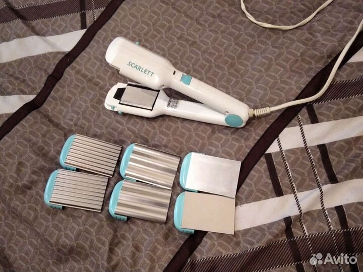 Выпрямитель для волос с тремя насадками