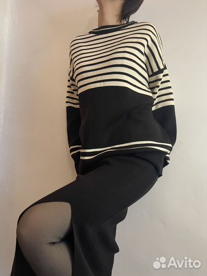 Костюм с юбкой