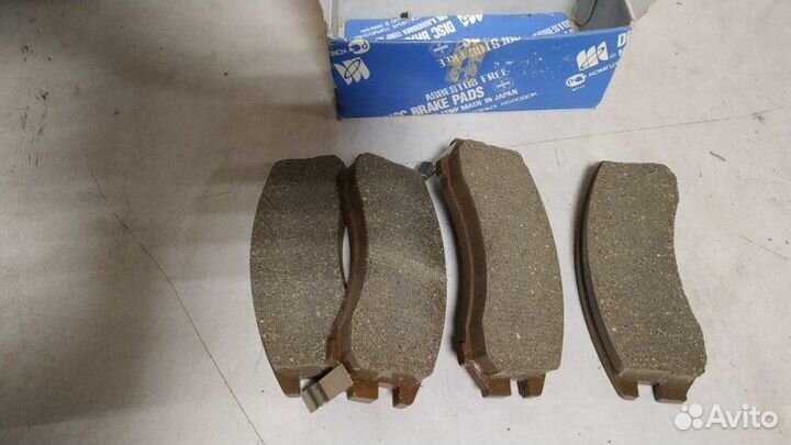 Тормозные колодки переднее Nissan Sunny 1986-1990