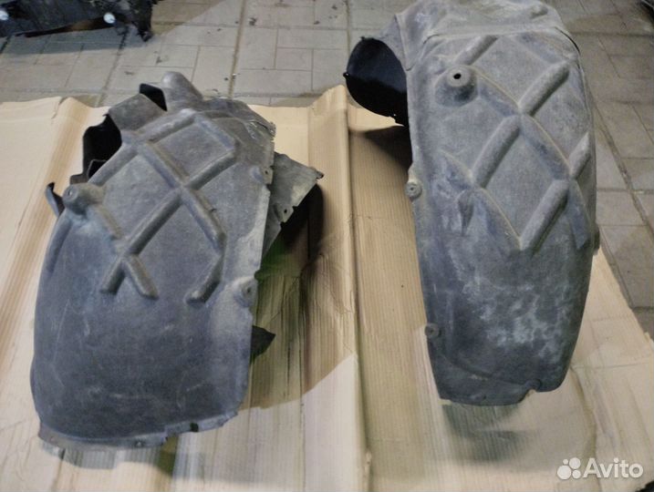 Комплект ориг подкрылков VW Touareg NF 7P6805977A