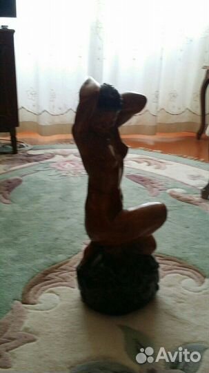 Статуэтка женщины