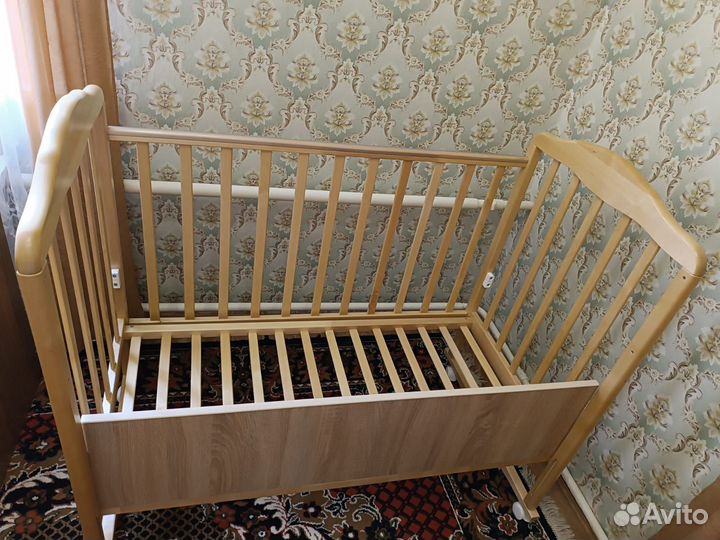 Детская кроватка