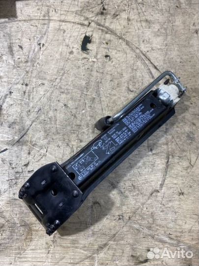 Домкрат Mercedes-Benz E-Class W211 M112E26