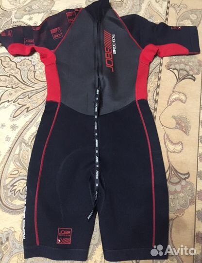 Костюм для катания на гидроцикле