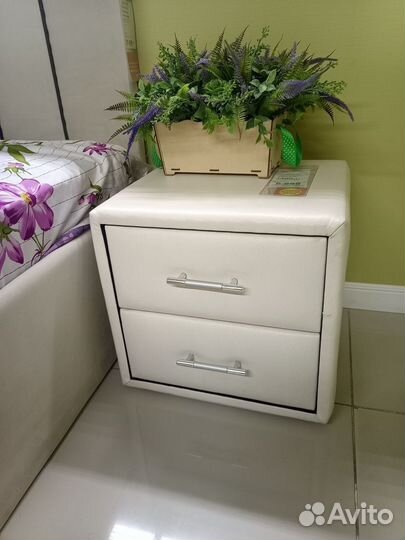 Мягкая прикроватная тумба Элис