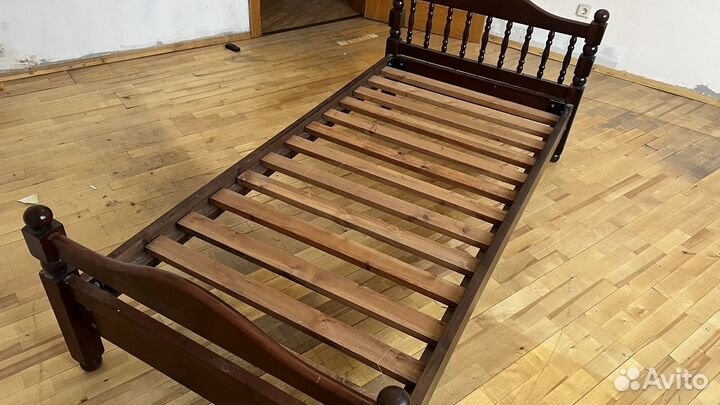 Кровать односпальная