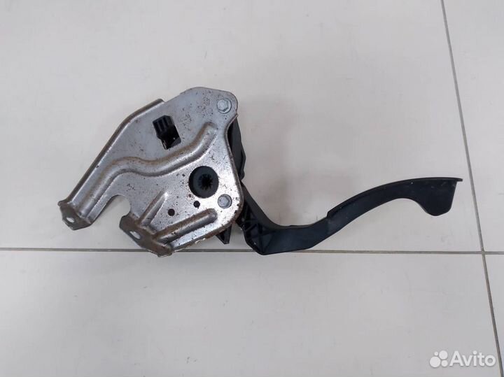 Педаль газа Renault Logan 2 2014