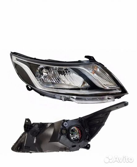 Правая передняя фара на Kia Rio 3 2011