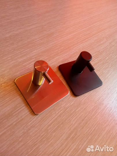 Крючок самоклеящейся 1шт