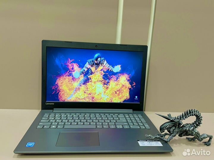 Lenovo intel/8gb/ssd+hdd/intel UHD