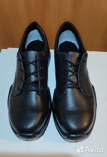 Полуботинки из экокожи. Новые 39