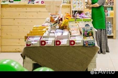 Мебель из поддонов -витрина