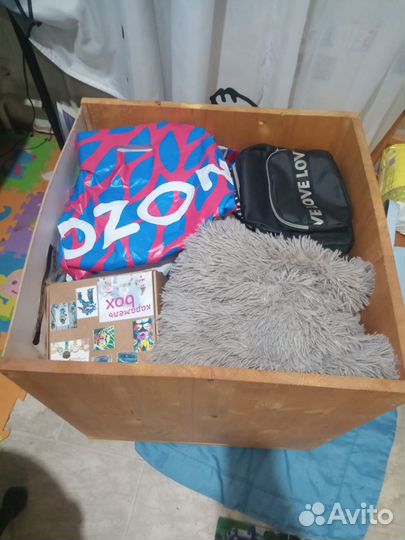 Деревянный ящик для вещей