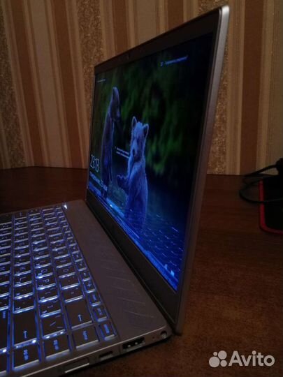 HP pavilion 13-an0077ur