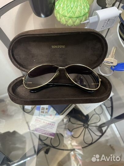 Солнцезащитные очки женские tom ford