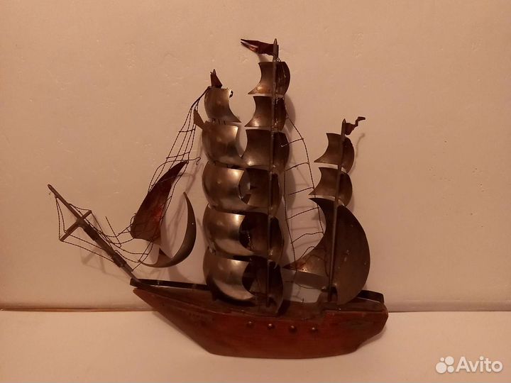 Модель парусника