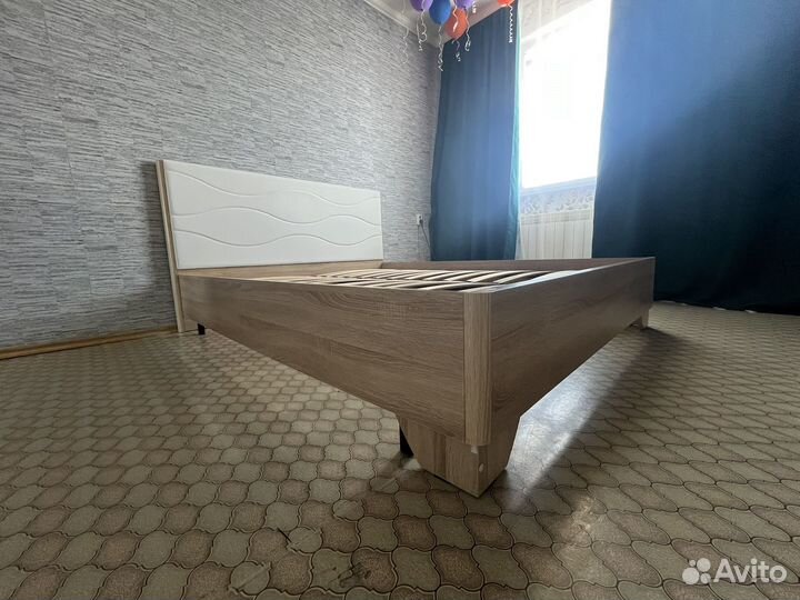 Кровать двухспальная 160 200 с мягким изголовьем