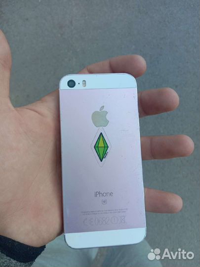 Телефон iPhone se