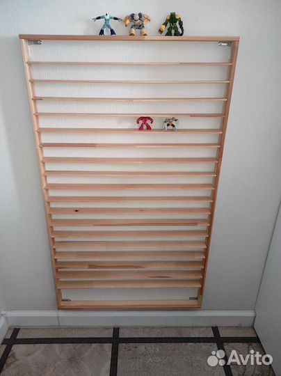 Полка для модельных машинок