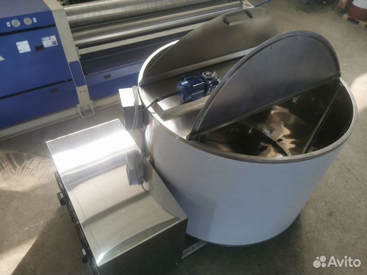 Охладитель молока вертикального типа