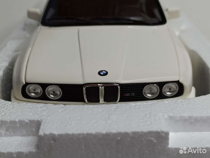 Bmw M3 Street (E30) 1987 Minichamps 1:18