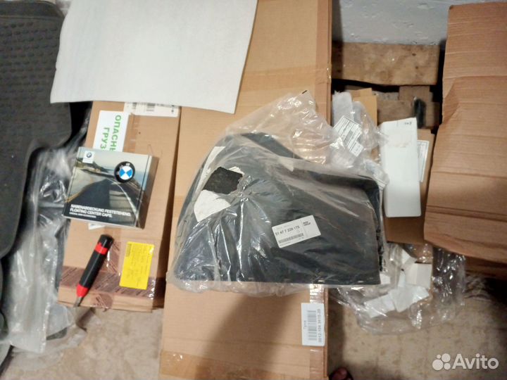 BMW 3' F30 Крышка акб