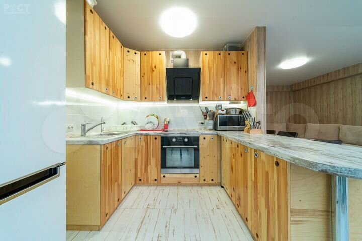 3-к. квартира, 95 м², 1/9 эт.