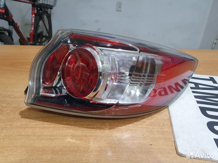 Правый внешний фонарь мазда 3 BL 2012 год хэтчбек