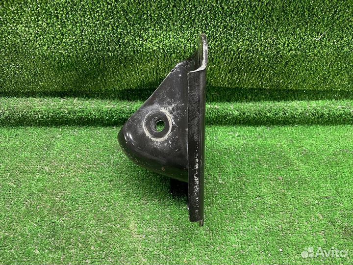 Кронштейн тяги поперечной задний левый Renault