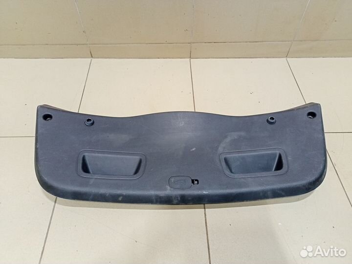 Обшивка двери багажника Solaris 2010-2017