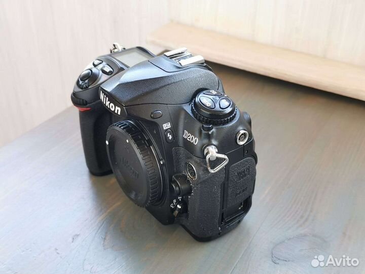 Nikon D200 body