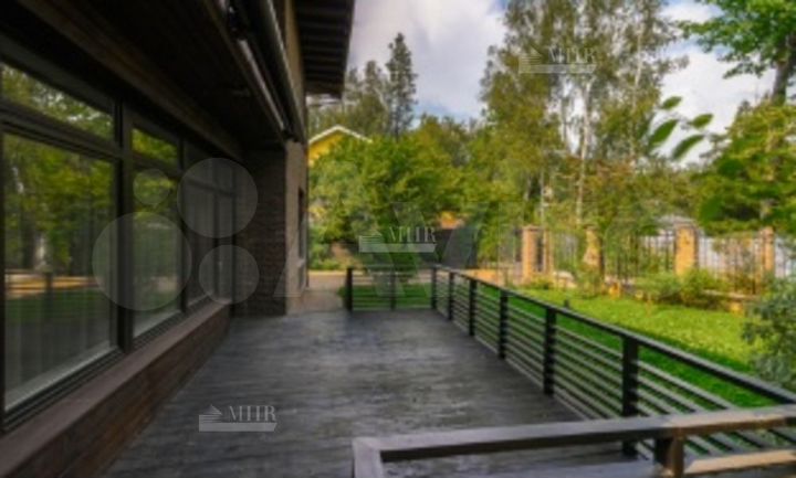 Дом 470 м² на участке 12 сот.