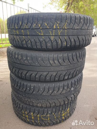 Bridgestone Blizzak Ice 225/65 R17