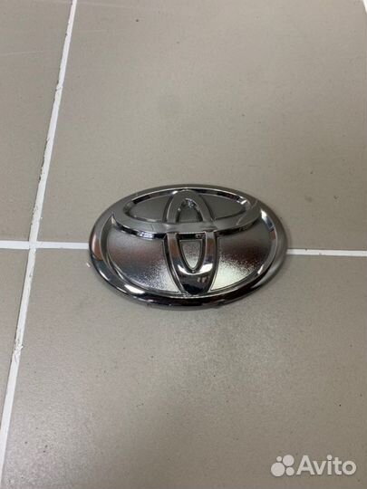 Эмблема Toyota Land Cruiser Prado 150