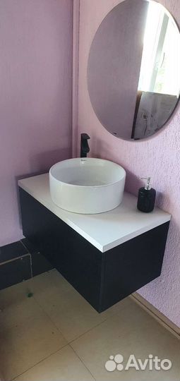 Тумба с накладной раковиной и смесителем