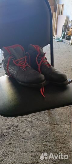 Лыжные ботинки