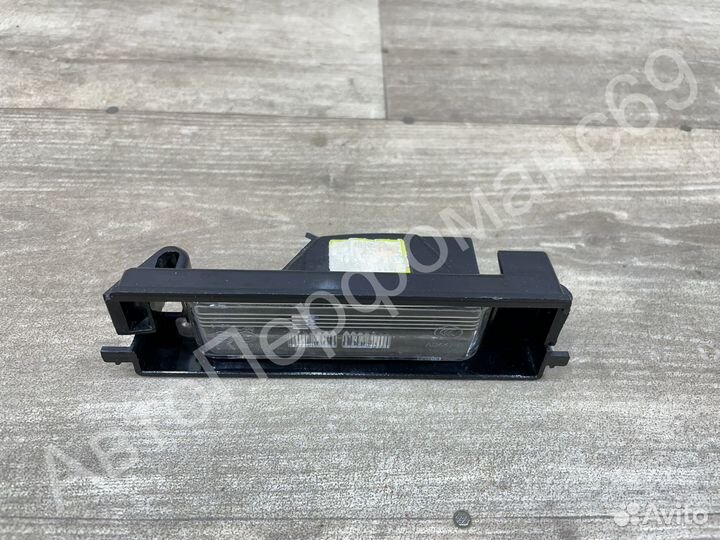 Плафон подсветки заднего номера правый Tiggo T11