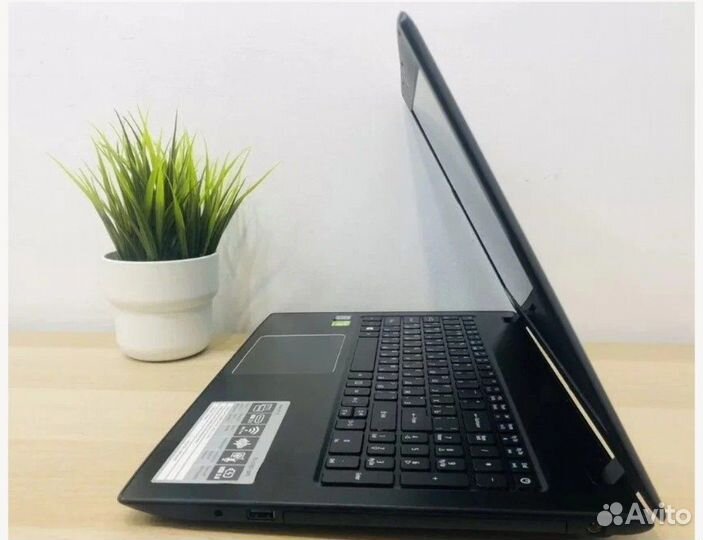 Acer i3-6006U/6GB/94 MX/120 GB SSD/500 GB HDD