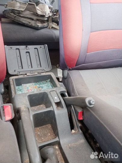 Консоль центральная Opel Monterey A 1993