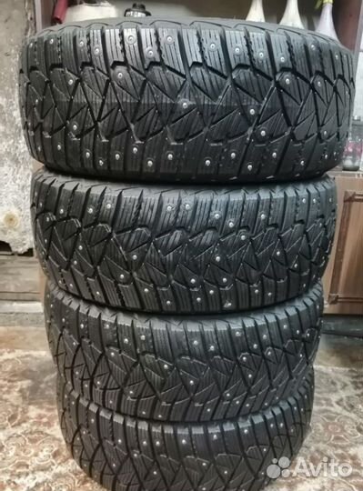Goodyear Ultragrip 600 225/55 R17