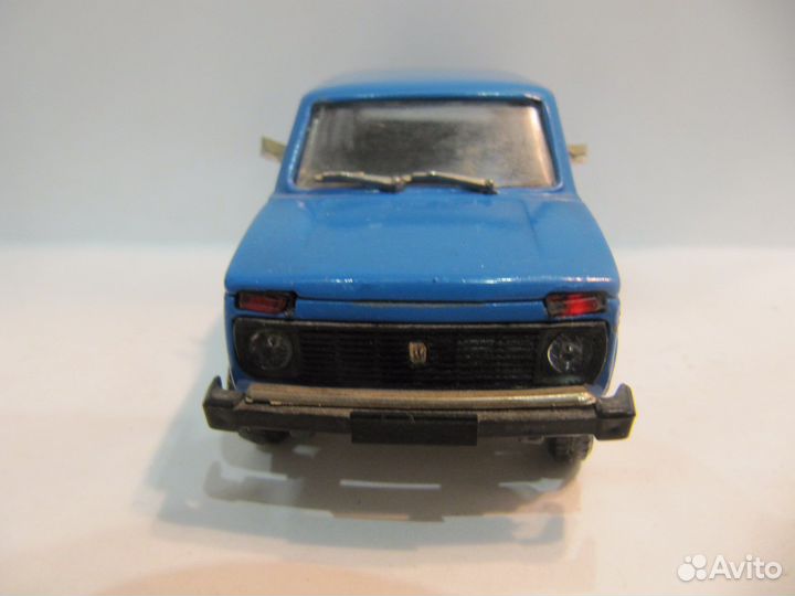 Нива 2121 А20. Трамблер, рулевой вал. Коробка 1983