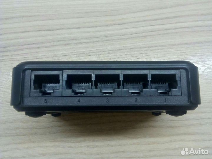 Коммутатор (switch) D-Link 10/100