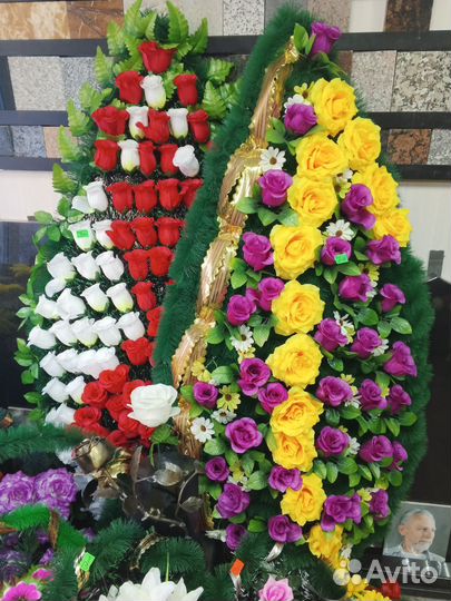 Ритуальные венки и корзины на похороны