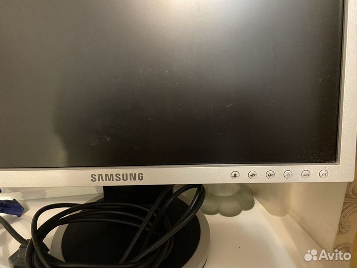 Монитор Samsung SyncMaster 940N