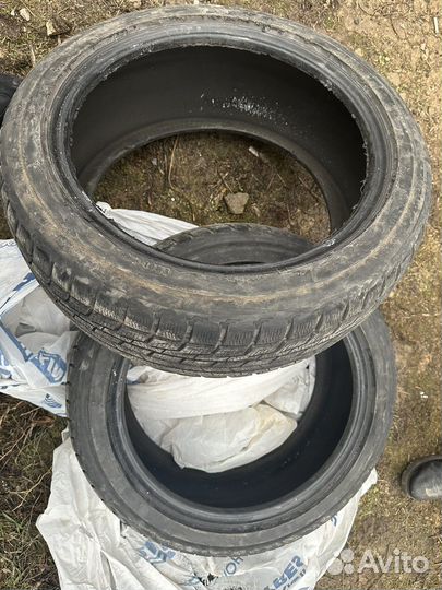 Bridgestone Blizzak Ice 235/45 R17