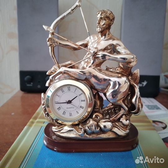 Статуэтка часы