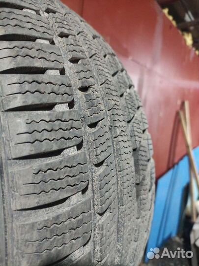 Kumho I'Zen KW27 245/45 R18